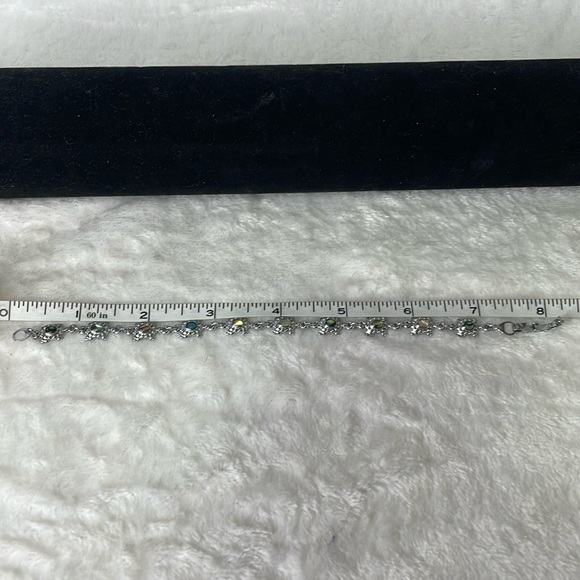 Silver and mother of pearl turtle bracelet. - Picture 2 of 4